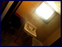 Robie House 46 - bathroom